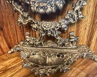 ORNATE TABLE MIRROR WITH TRINKET BASE