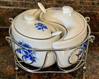 "YIN-YANG" SHAPED CONDIMENT SET