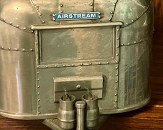 VINTAGE POTTERY BARN DIE-CAST AIRSTREEM FLYING CLOUD TRAVEL TRAILER 1:18 SCALE
