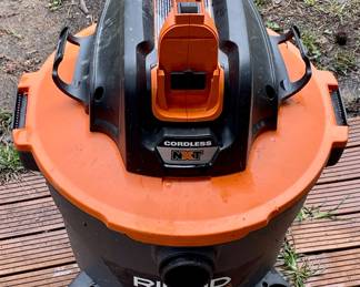 RIDGID 9 GALLON 18V CORDLESS PORTABLE NXT SHOP VACUUM