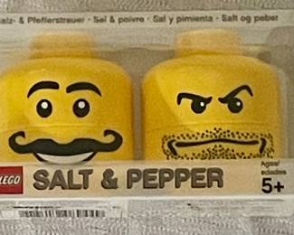 **NOS VINTAGE LEGO SALT & PEPPER SET