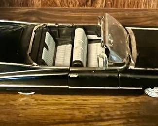 DIE-CAST CADILLAC by JADA