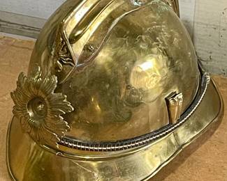 VINTAGE/ANTIQUE BRASS FRENCH FIREMAN'S HELMET
