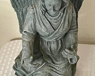 KNEELING ANGEL YARD ART