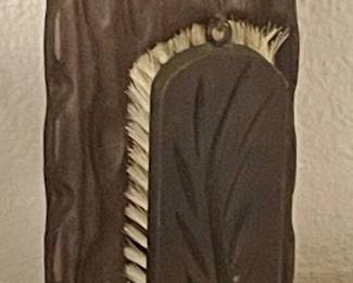 VINTAGE WALL-MOUNT BRUSH HOLDER SET