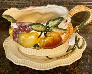 FALL DECOR GRAVY BOAT w/UNDERPLATE