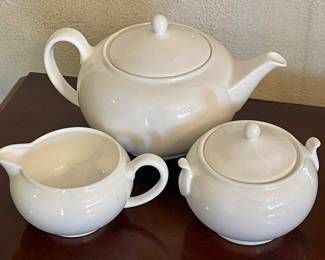 CLASSIC WHITE TEA SET