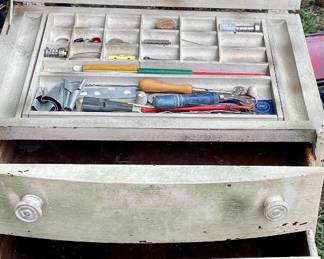 VINTAGE SEWING CHEST