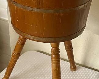 VINTAGE WOODEN FIRKIN BUCKET / SEWING STAND