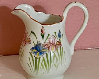 VINTAGE SEYMOUR MANN DAY LILY CREAMER - JAPAN