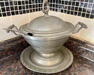 VINTAGE/ANTIQUE CONTINENTAL EUROPEAN "92%" PEWTER TUREEN