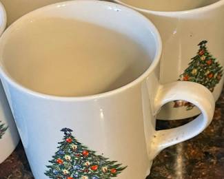 32-PCS MOUNT CLEMENS POTTERY CHRISTMAS SET