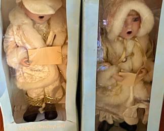 CAROLING DOLLS