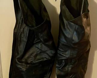 LEATHER RIDING CHAPS