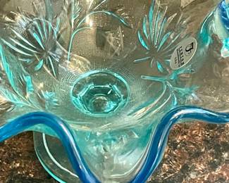 VINTAGE FENTON "TRANQUILITY" BLUE BASKET