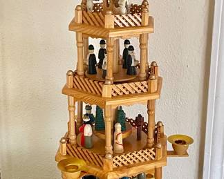 TRADITIONAL GERMAN ERZGEBIRGE-STYLE WOODEN CHRISTMAS PYRAMID