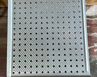 STAINLESS STEEL GRILLING TRAY