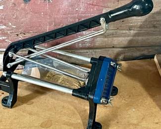 FRENCH FRY CUTTER
