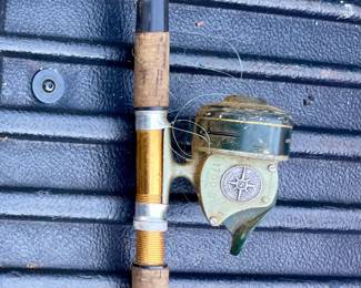 VINTAGE TELESCOPING ROD and SHAESPEARE WONDEREEL 1700 II MODEL DJ