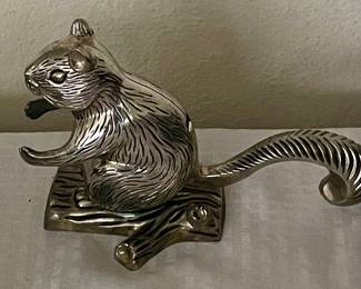 VINTAGE GODINGER SILVER ART CO. SQUIRREL SITTING on a LOG NUTCRACKER