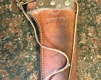 “Hunter” Leather Holster 