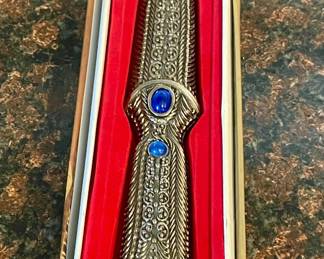 DECORATIVE MEDIEVAL FANTASY DAGGER