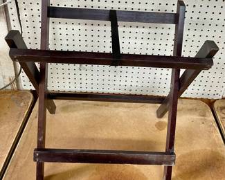 FOLDING LUGGAGE/TRAY RACK