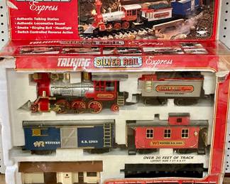 1986 NEW BRIGHT TALKING SILVER RAIL EXPRESS TRAIN SET (COMPLETE)