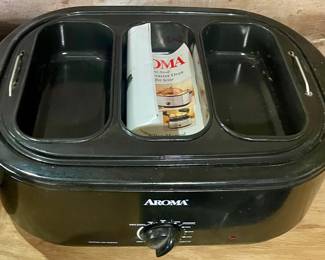 LARGE ROASTER OVEN w/DIVIDED SERVING INSERT