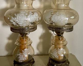 1971 Loevsky & Loevsky White Metal Casting Co. GWTW Hurricane Lamp, Ruffle, Iridescent, Amber Glass, Rose