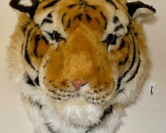 REALISTIC TIGER HEAD TROPHY MOUNT PLUSH DECORATION