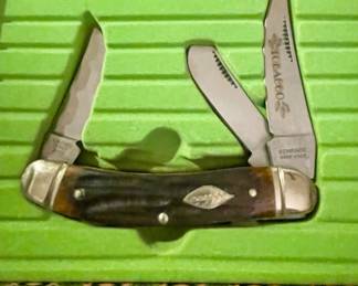 A COMPLETE, "FIRST RUN PRODUCTION" SCHRADE CIGAR BOX CLASSICS "TOBACCO" SERIES KNIFE SET