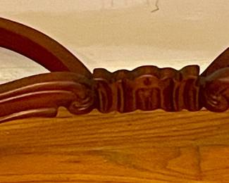 CARVED MAHOGANY FINISH CONSOLE TABLE FEATURING A CULPED APRON and CAMBRIOLE LEGS