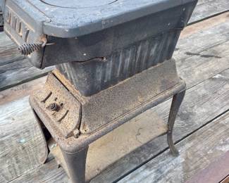 ANTIQUE TWO-BURNER CAST IRON LAUNDRY/CAMP STOVE