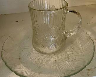 VINTAGE ARCOROC "CANTERBURY" MUGS & SNACK PLATES (36 OF EACH AVAILABLE)