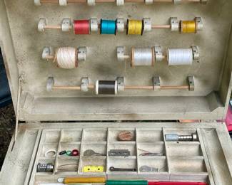 VINTAGE SEWING CHEST
