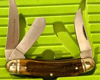 A COMPLETE, "FIRST RUN PRODUCTION" SCHRADE CIGAR BOX CLASSICS "TOBACCO" SERIES KNIFE SET