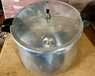 LARGE PRESSURE CANNER