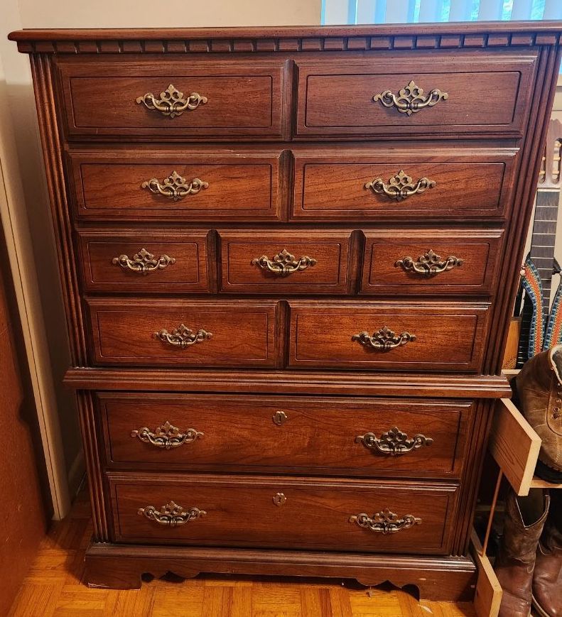 Chest of Drawers