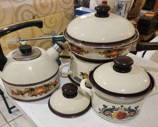 Vintage Tea Pot, Skillet, Bowl, & Soup Pot