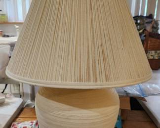 Lamp in neutral color