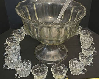 Lot 24: Crystal punch bowl with pedestal and twelve glass cups
