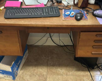 Lot 113: Wooden desk with pedestal drawers