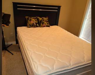 Full Siize Bed