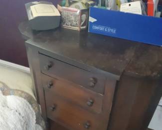 Sewing cabinet