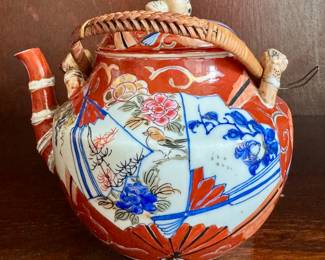 Vintage Japanese Kutani Porcelain Teapot