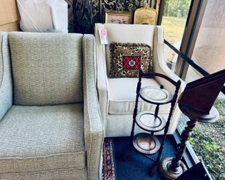 Beautiful new swivel chairs 3 different fabrics to choose from