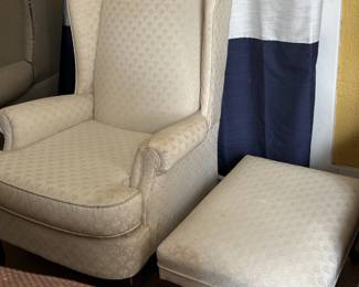 White upholstered chair with Otomon, Queen Anne legs