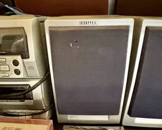 AIWA CD Player & Radio with 2 Speakers