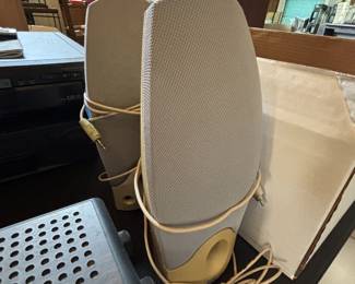 2 Speakers
